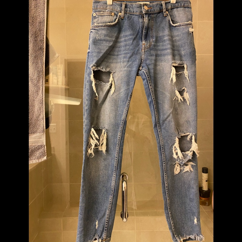 Zara Distressed cropped jean